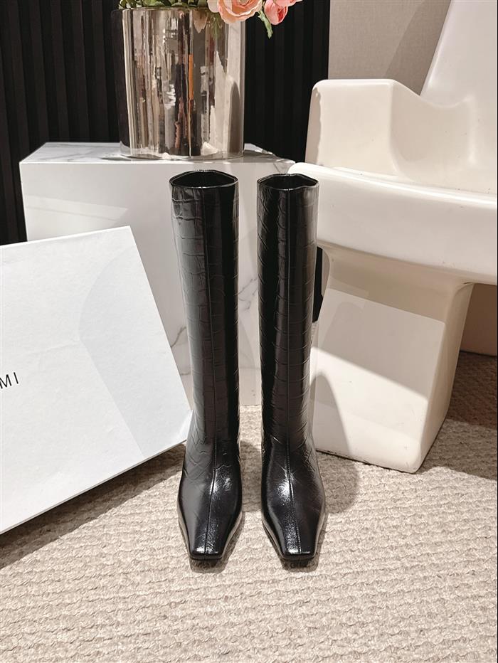 2025112818103161 460